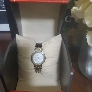 🦋 Hermes 🦋 Woman roman numerals Watch-EUC-